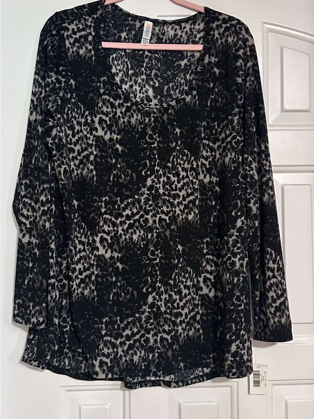 LuLaRoe Black and Gray Leopard Print Tunic